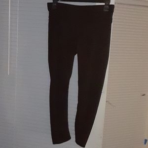 Black capri leggings